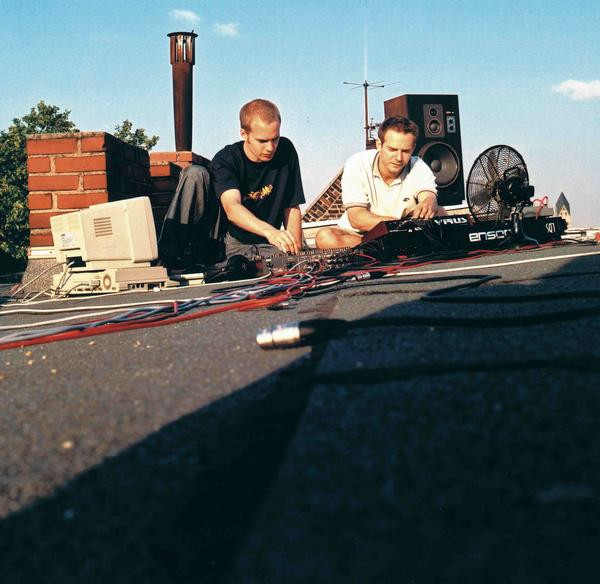 X-Plorer & Dee'Pulse