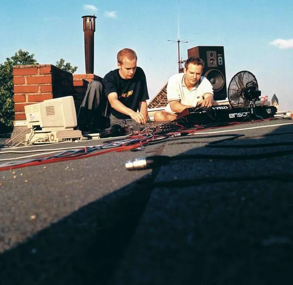 X-Plorer & Dee'Pulse