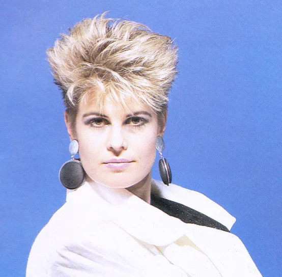 Hazell Dean