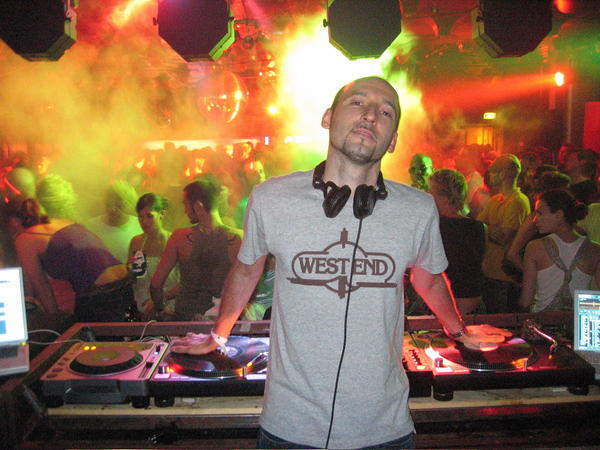 DJ Friction (2)