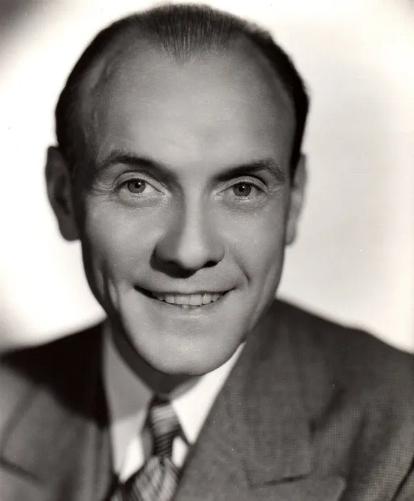 Earl Carroll (3)