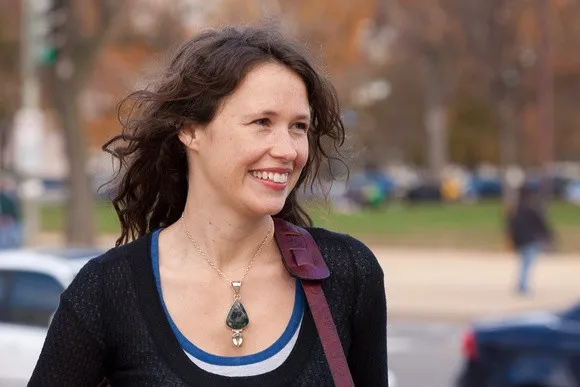 Sarah Lee Guthrie