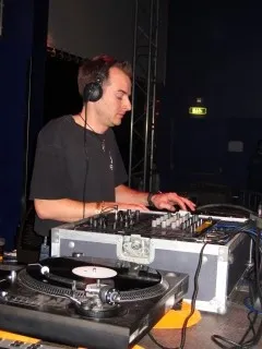 Marc La Cruz