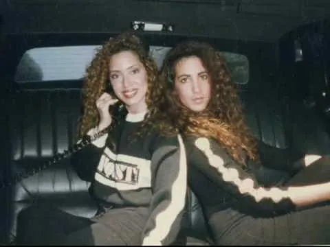 2 Girls