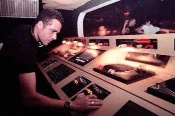 Joe T. Vannelli