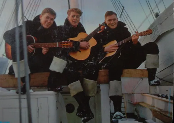 The Windjammers (4)