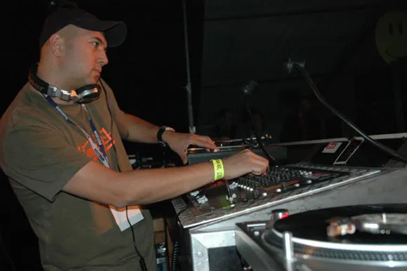 DJ Rob