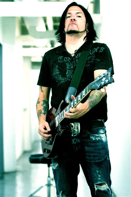 Tommy Victor