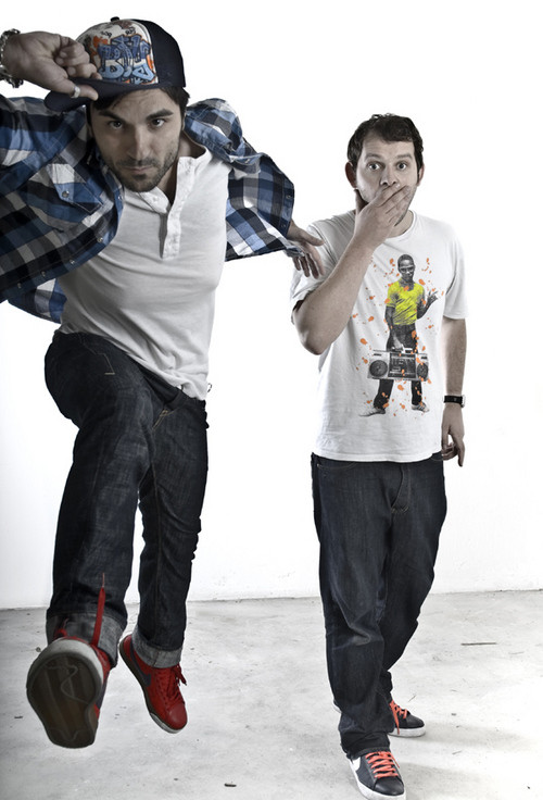 Chris De Luca vs. Phon.o