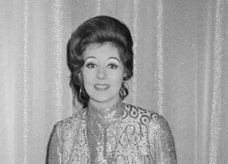 Christine Roberts (2)