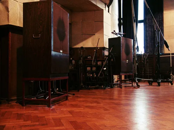 Studio V PGP RTB