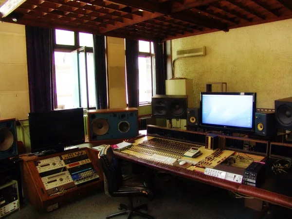 Studio V PGP RTB