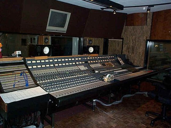 Mushroom Studios, Vancouver