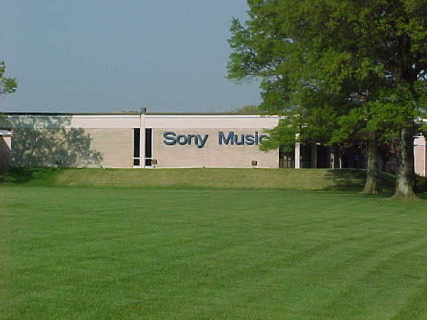 Sony Music, Pitman