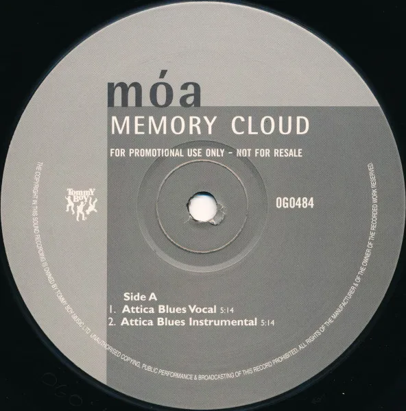 Album cover for Memory Cloud (Remixes) by (móa)