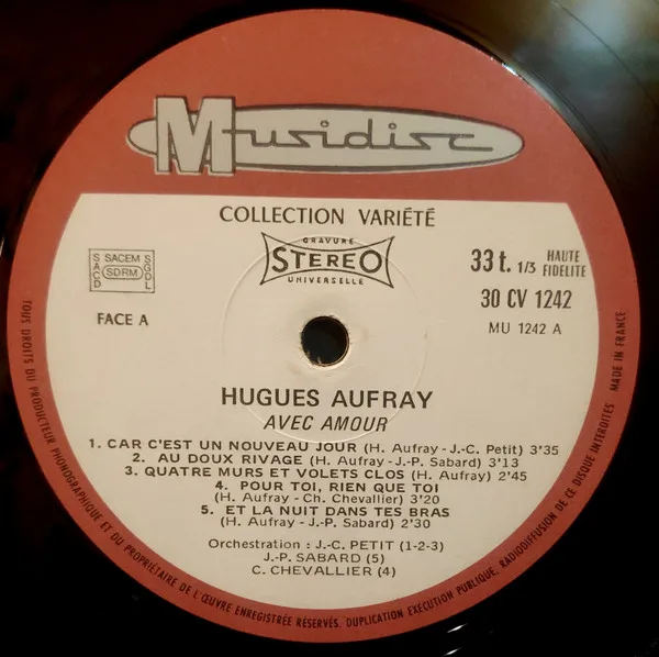 Album cover for Avec Amour by Hugues Aufray