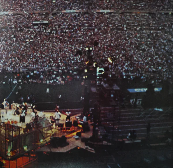 Album cover for Banana Republic by Lucio Dalla - Francesco De Gregori