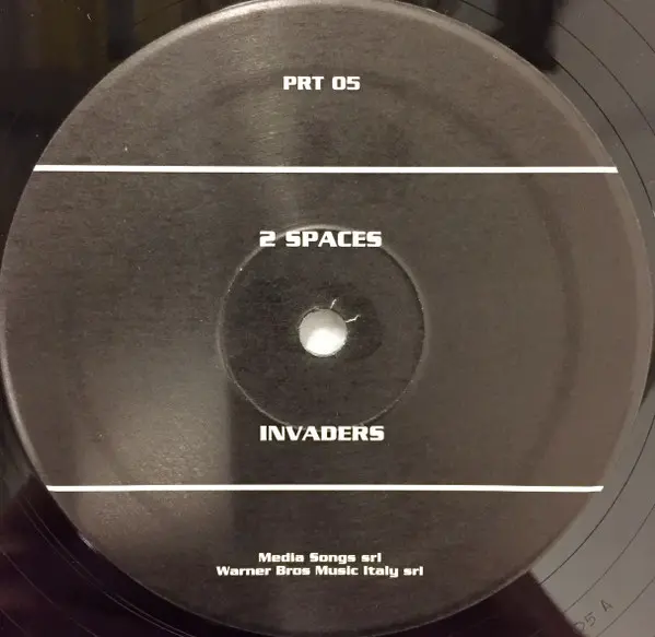 2 Spaces - Invaders, Electronic, Hard Trance, 1999 - Pirate Records, Italy, Vinyl 1x 12"