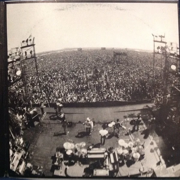 Album cover for Gratitude by Earth, Wind & Fire